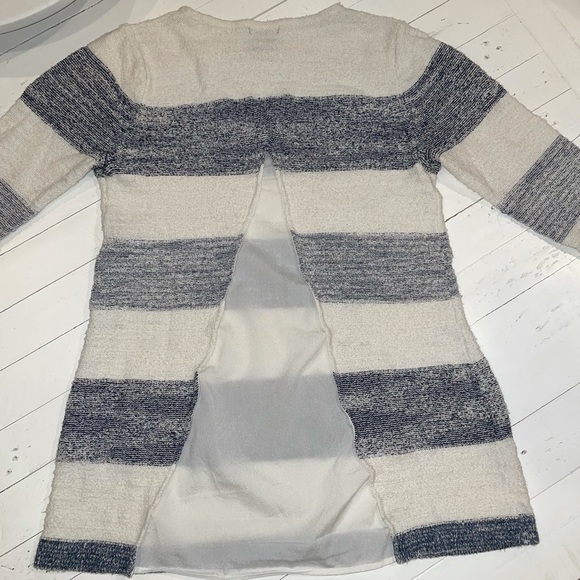 3 for $30 Calvin Klein Sweater - Picture 6 of 8